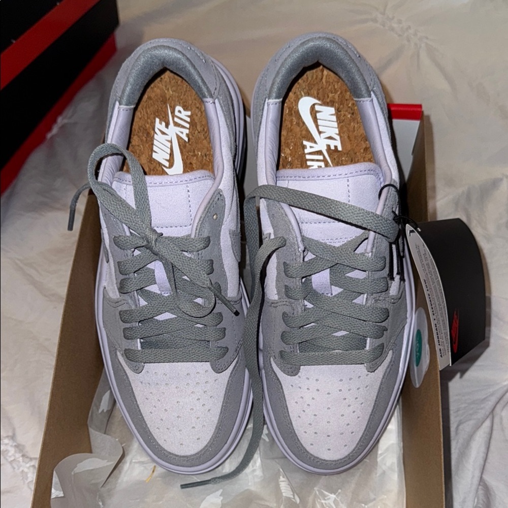 Nike Women's Sneakers - Gray and White